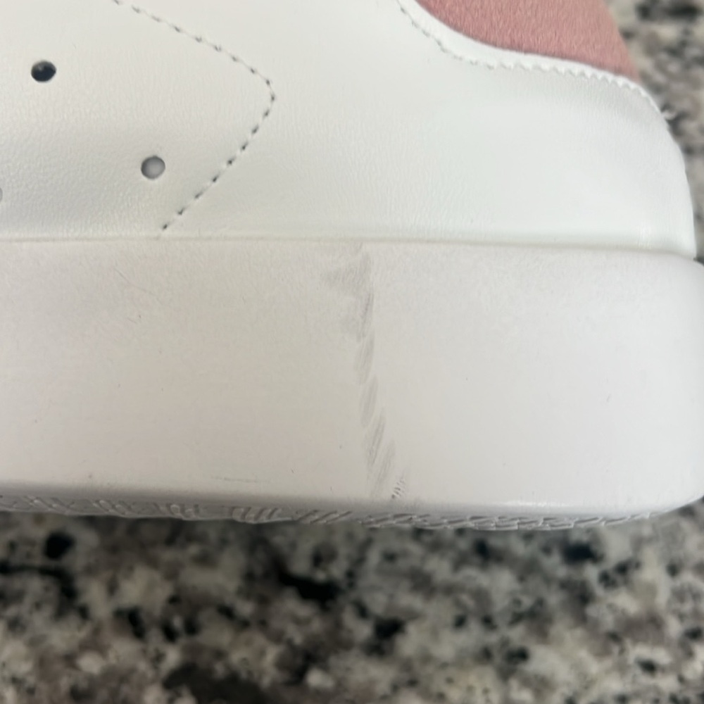 NWOT Outwoods Shauna women’s 8 white and pink lace up sneakers with air holes - Picture 7 of 8